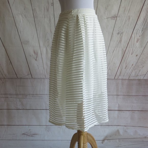 Missguided White Striped Sheer Mesh Pleated Fully Lined Skirt - Size 2 US/ 6 UK - Picture 2 of 7